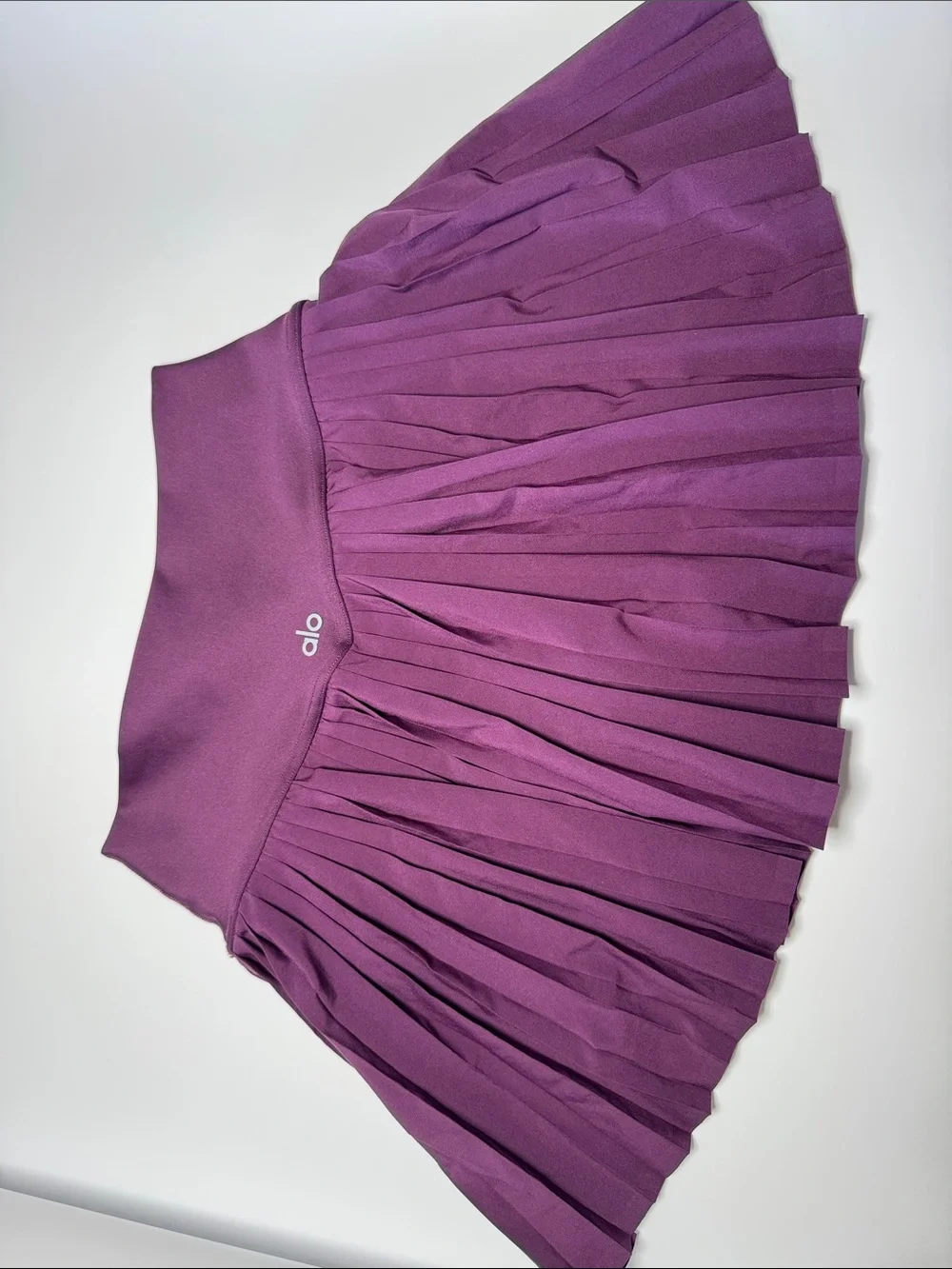 ALO Yoga Grand Slam Skirt in Plum Purple